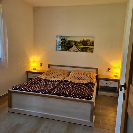 Apartman Sara Lipno nad Vltavou Eksteriør billede